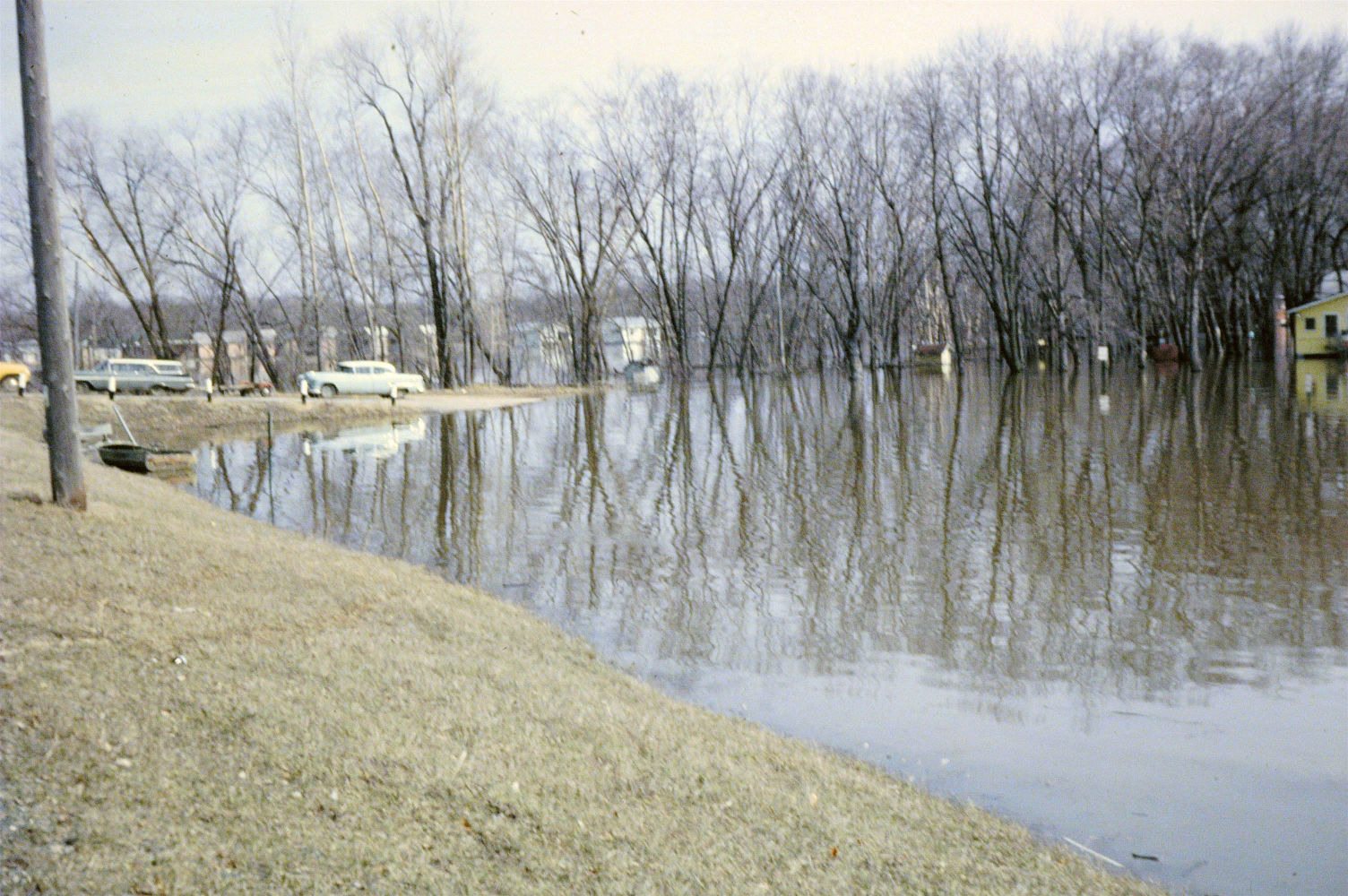 From Tribune files: Photos from the Great Flood of 1965